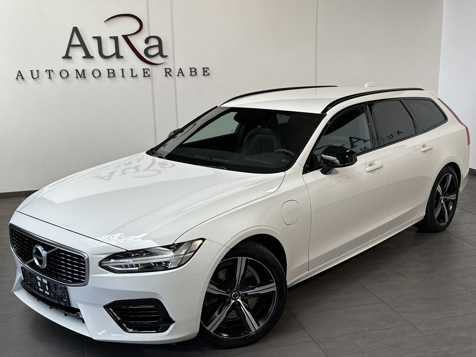 Fahrzeugabbildung Volvo V90 T8 AWD R-Design Hybrid NAV+LED+KAM+H&K+19ZO