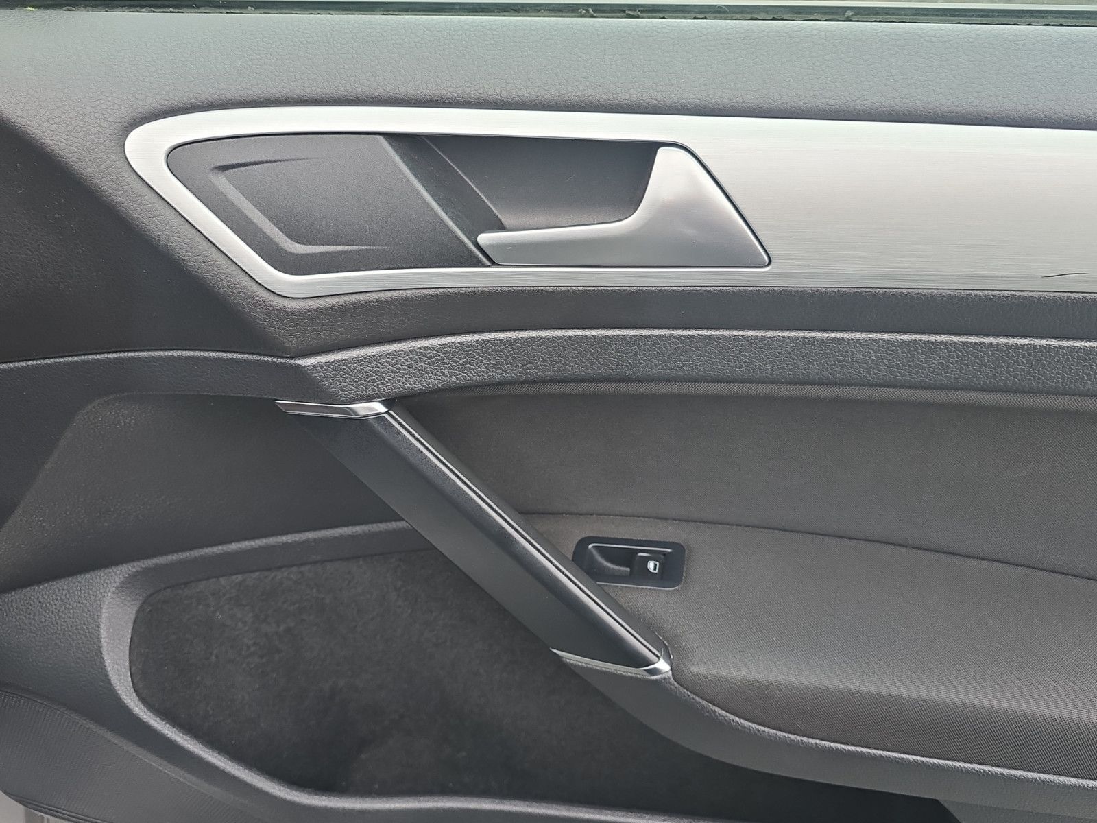 Fahrzeugabbildung Volkswagen Golf VII Cup AUS 1.HAND /Panorama/NAVI/PDC