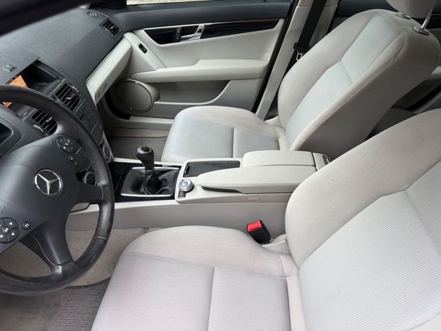 Fahrzeugabbildung Mercedes-Benz C 180 C T-Modell +AHK+NaviZB+LM+GHS+SHZ+Klima+