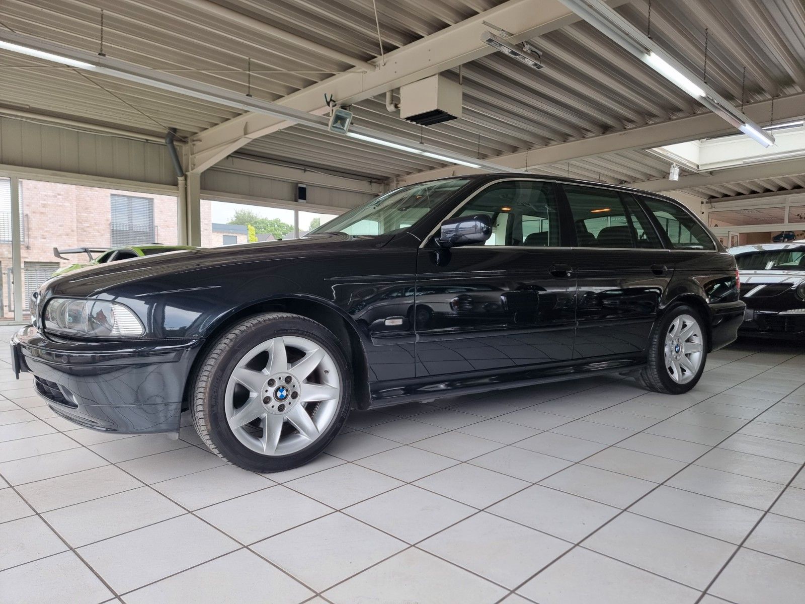 Fahrzeugabbildung BMW 530i Exclusive touring/2. Hand/1A Zust.+Historie