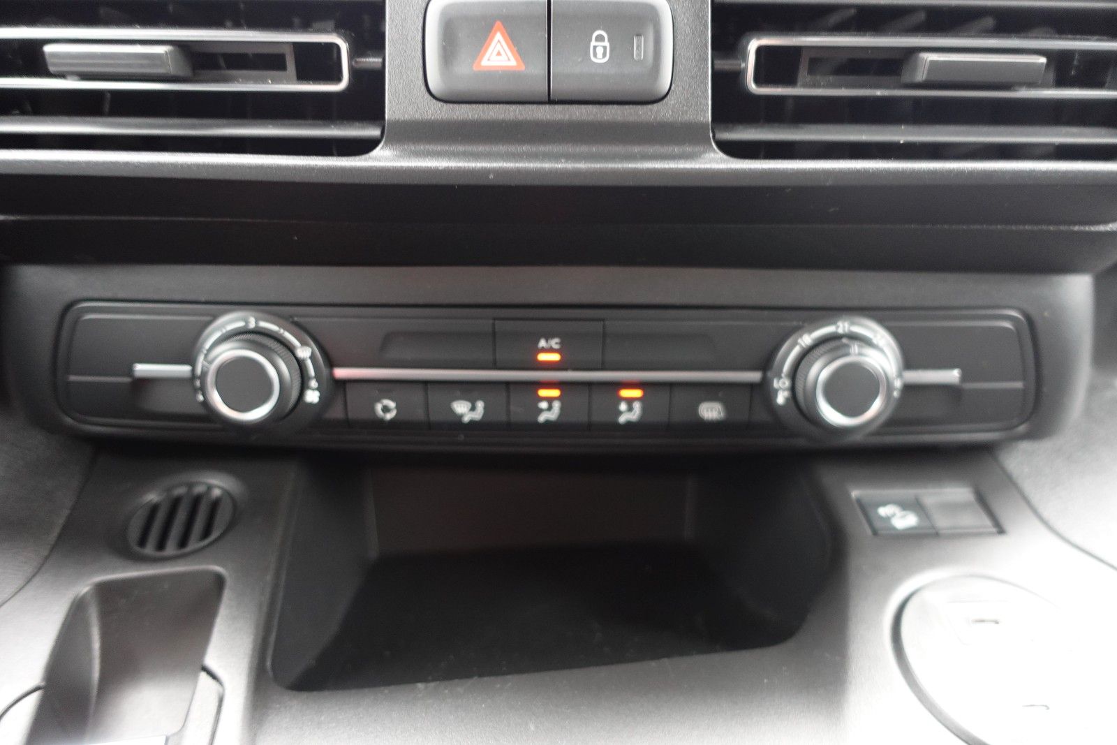 Fahrzeugabbildung Opel Combo E Cargo erhöhte Nutzlast XL Kamera,Allw.