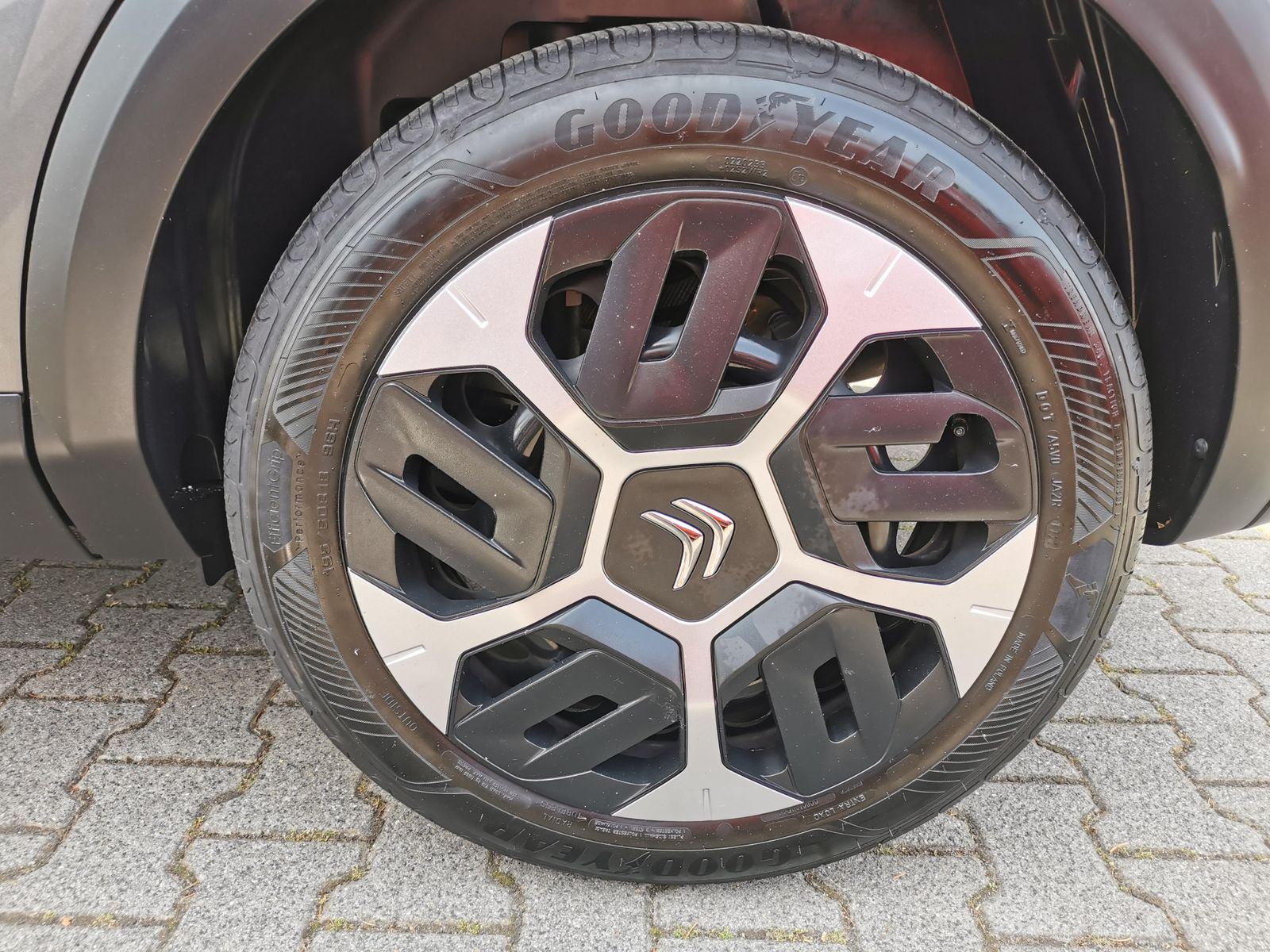 Fahrzeugabbildung Citroën C4 Feel+SHZ+PDC+LED+S&S+USB+ISOFIX+Kamera+ACC+