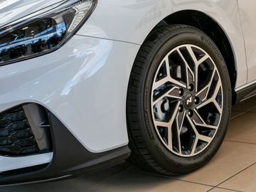 Hyundai i30 Spurhalteassistent Navi Digitales Cockpit