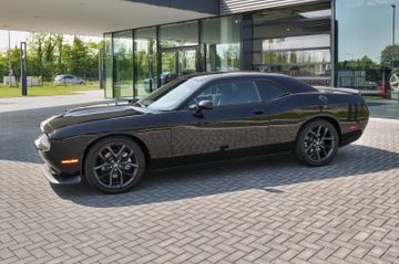 Dodge Challenger - 4