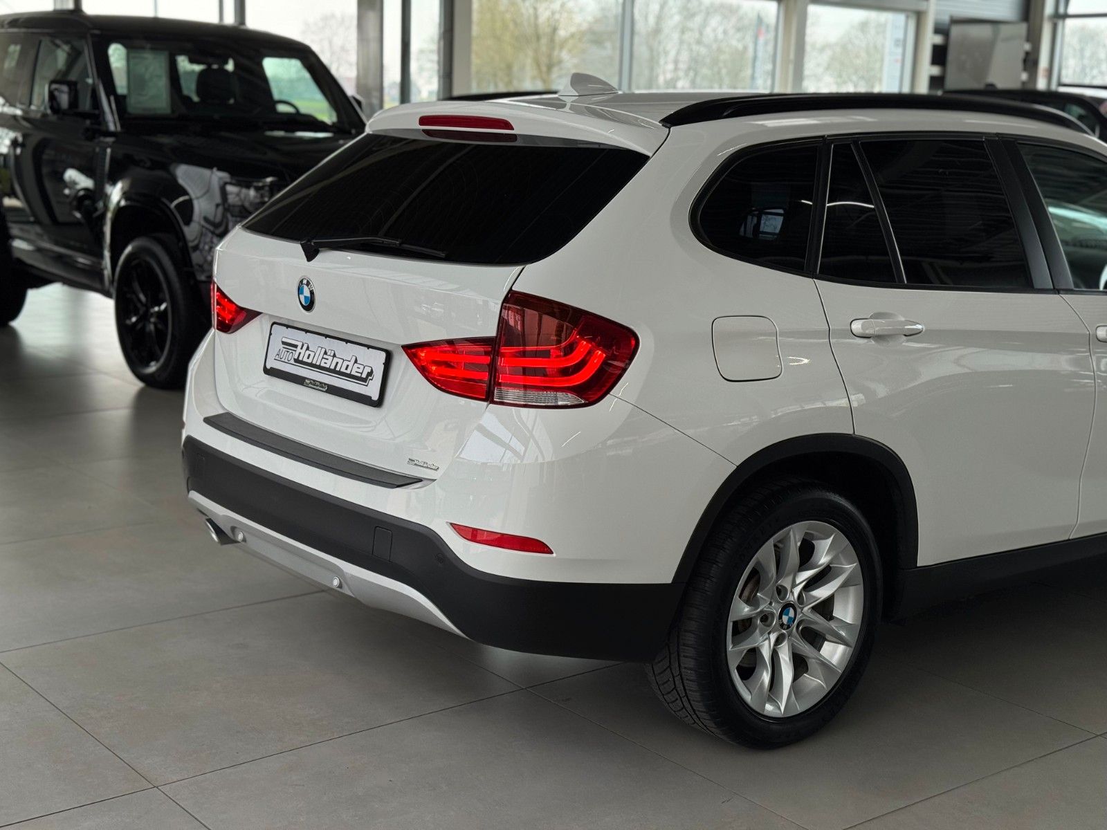 Fahrzeugabbildung BMW X1 18i sDrive GARANTIE/PDC/KLIMA/SZH/TEMPO/XENON