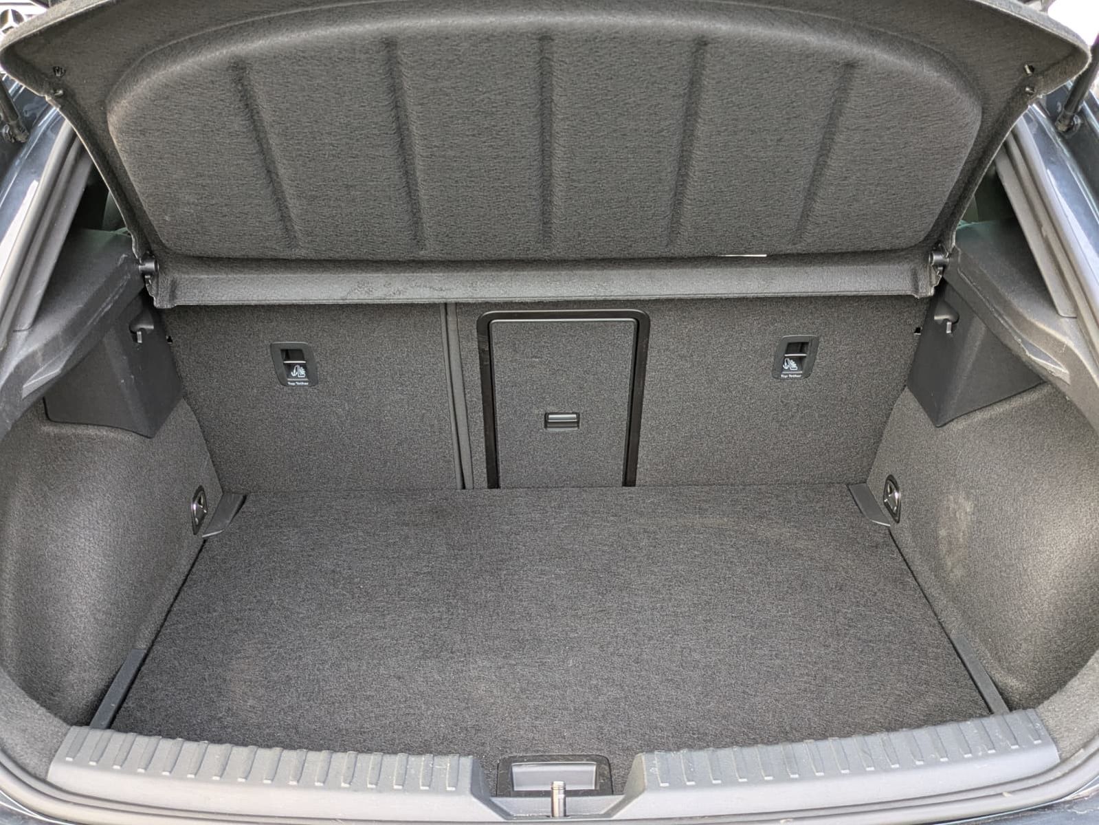 Fahrzeugabbildung CUPRA Leon 1.5 eTSI EDGE DSG*ACC*KAM*18"5JGARANTIE