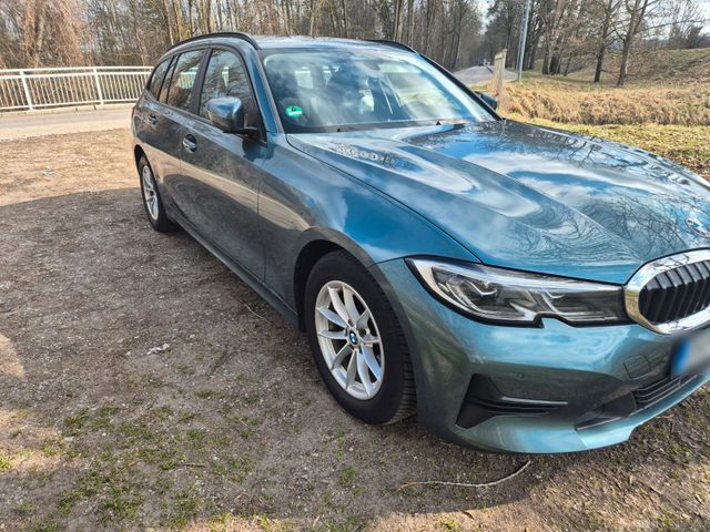 BMW BMW G21 320d BJ:8.20 Mild Hybrid Top Ausst...