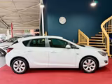 Opel Astra J Lim. 5-trg. Innovation/TüvNEU/Xenon - Opel Astra aus 2011: J