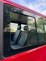 Volkswagen T5 Kombi Van Navi Klima Allwetter AHK PDC Kamera - Volkswagen T5 Kombi aus 2010