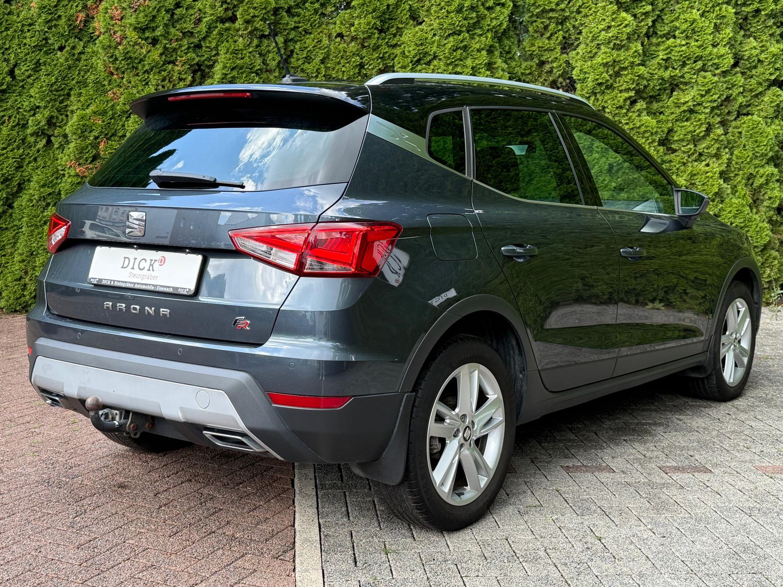 Fahrzeugabbildung SEAT Arona 1.0 TSI DSG FR LINE LED+NAV+AHK+ACC+SHZ+