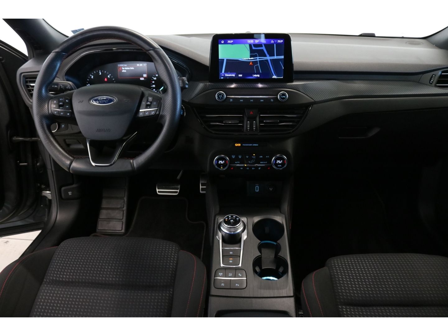 Fahrzeugabbildung Ford Focus Turnier ST-Line Automatik LED Kamera