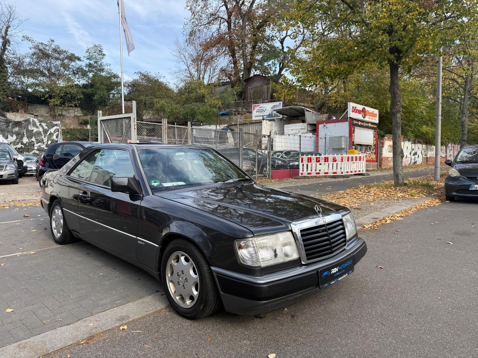 Mercedes-Benz 230 CE (KAT) Sport/Coupe*Automa*Leder*OLDTIMER/H