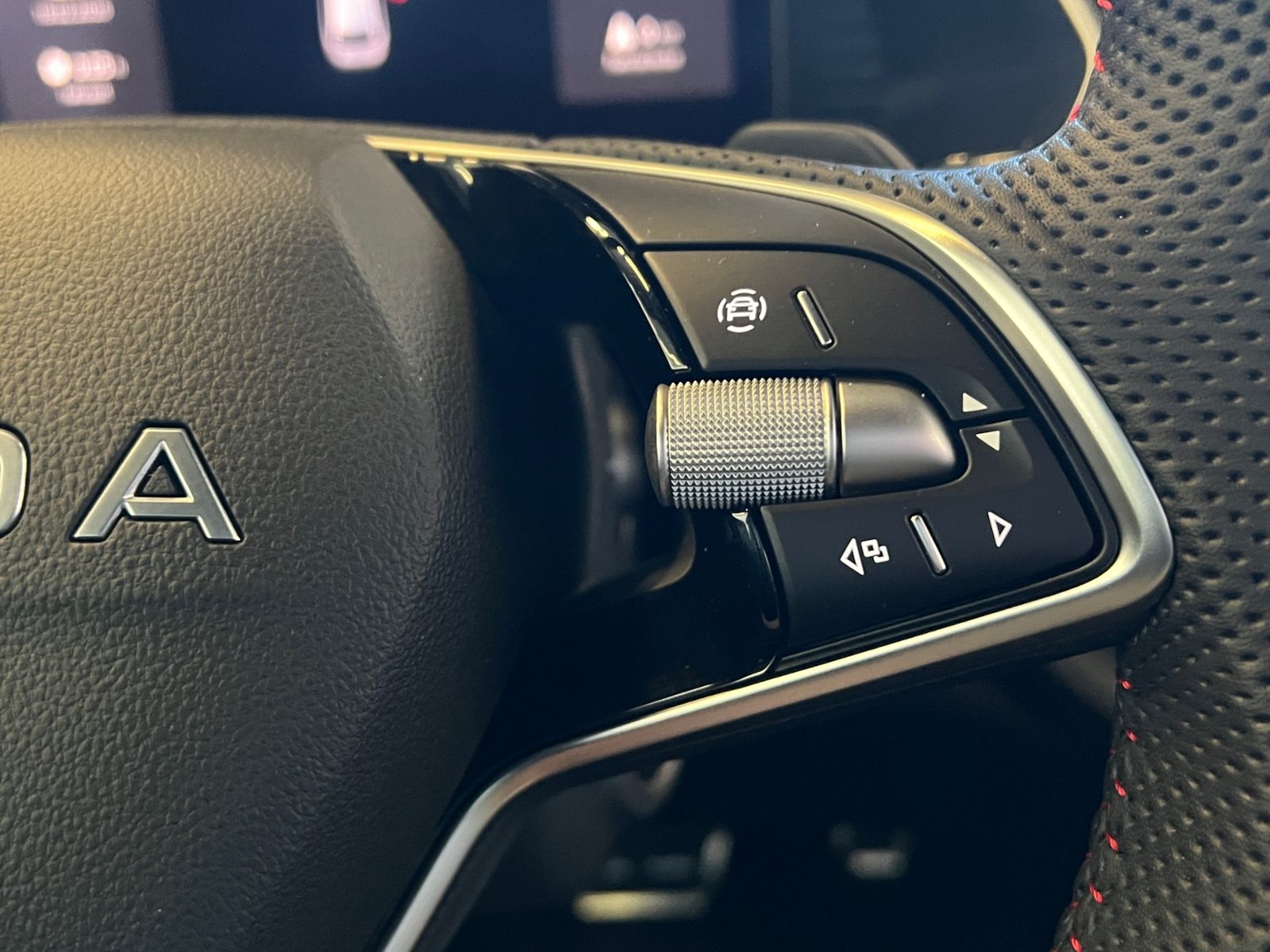 Fahrzeugabbildung SKODA Octavia Combi RS 2.0 TSI DSG *Panorama, AHK, Ind