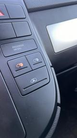 Volkswagen T5 Multivan,AHK,2xelektr.Seitentüren,Stdhzng - VW T5 Multivan Gebrauchtwagen in Berlin