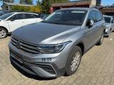 Volkswagen Tiguan 2.0 TDI Allspace Life +LED+KLIMA+1.Hand - VW Tiguan Allspace Unfallwagen