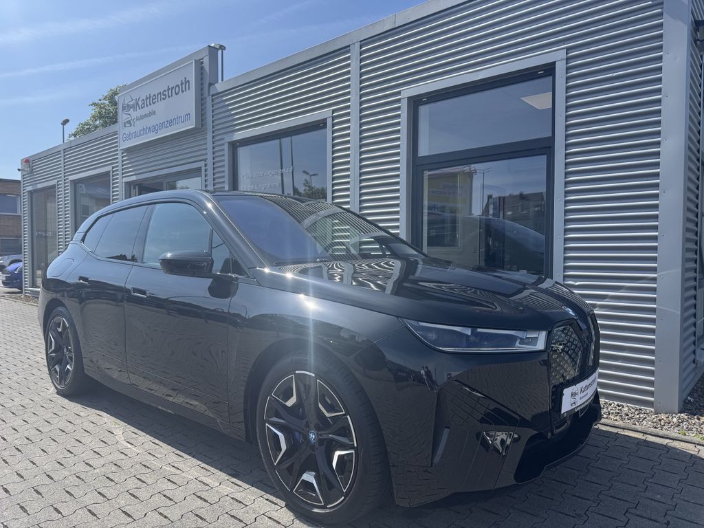 Image of BMW iX