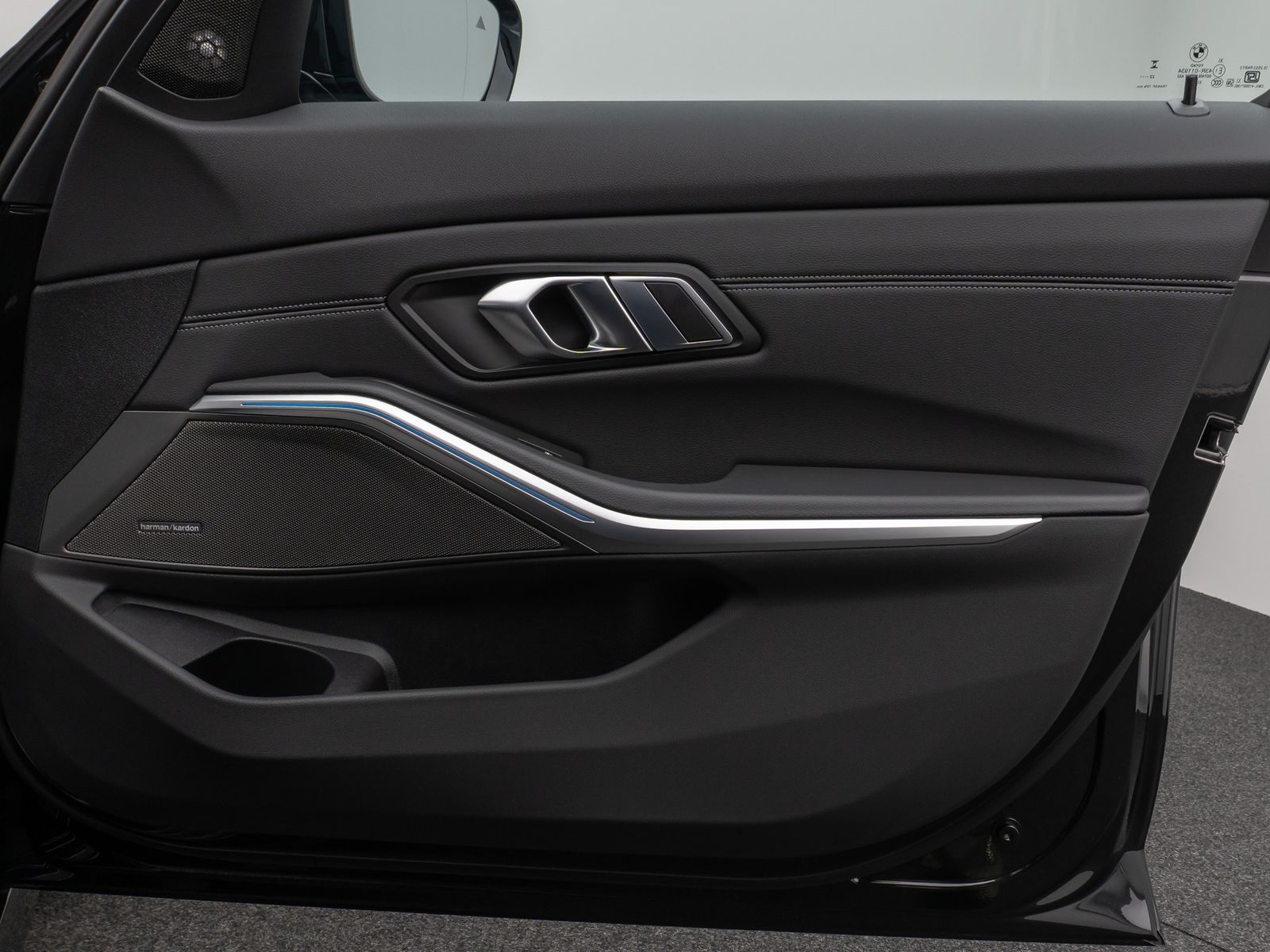 Fahrzeugabbildung BMW 330i xD Kamera HUD H/K ACC Komfort Alarm Sport