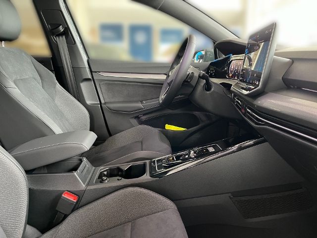 Fahrzeugabbildung Volkswagen Golf EDITION 50 1.5 eTSI DSG EDITION 50 AHK DCC