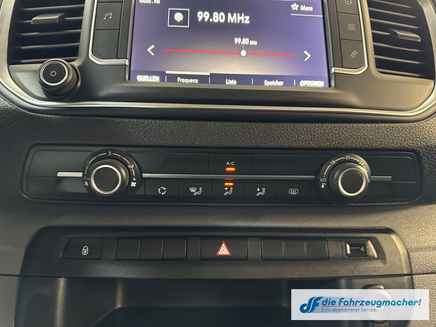 Fahrzeugabbildung Opel Vivaro L Apple CarPlay Android Auto Musikstreami