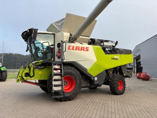 Claas TRION 750