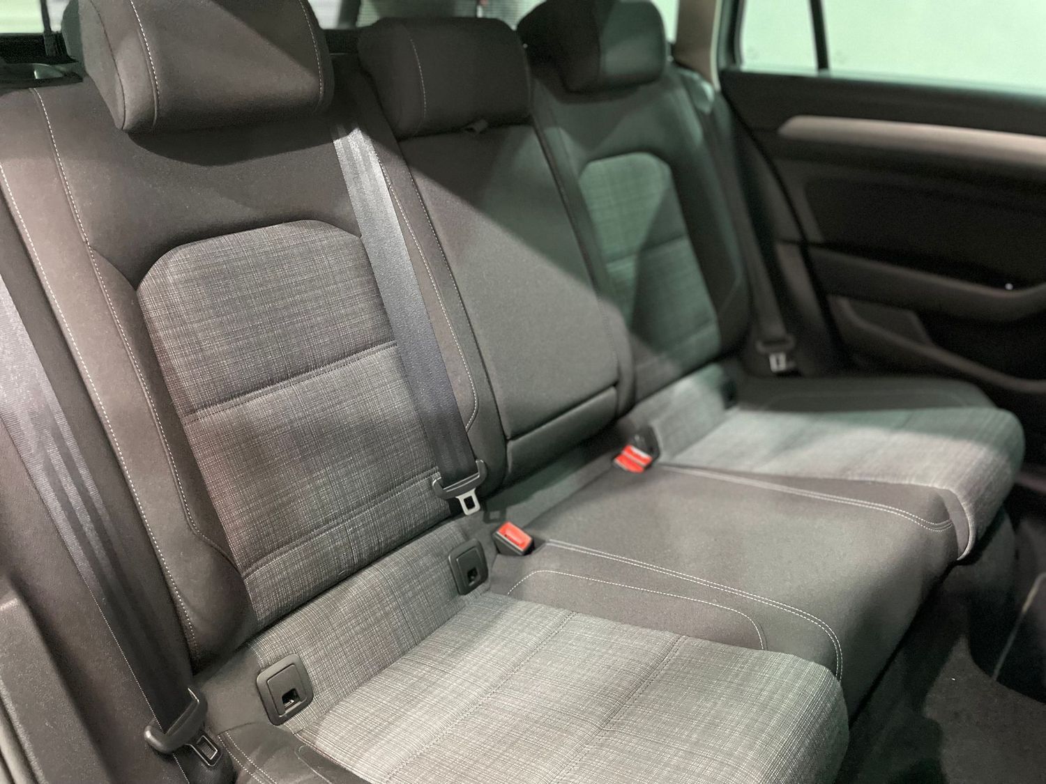 Fahrzeugabbildung Volkswagen Passat Variant 2.0TDI#DSG#LED#ACC#Kamera#Virtual