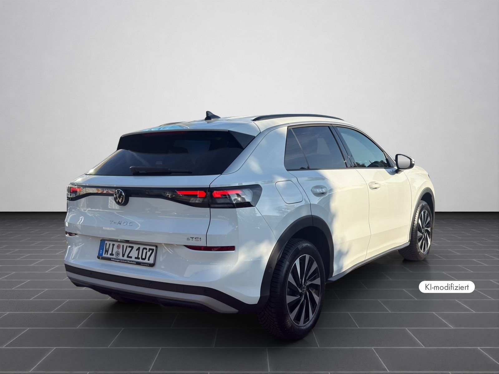 Volkswagen T-Roc Life 1.5 eTSI DSG ENERGY GANZJR AHK imagem 2