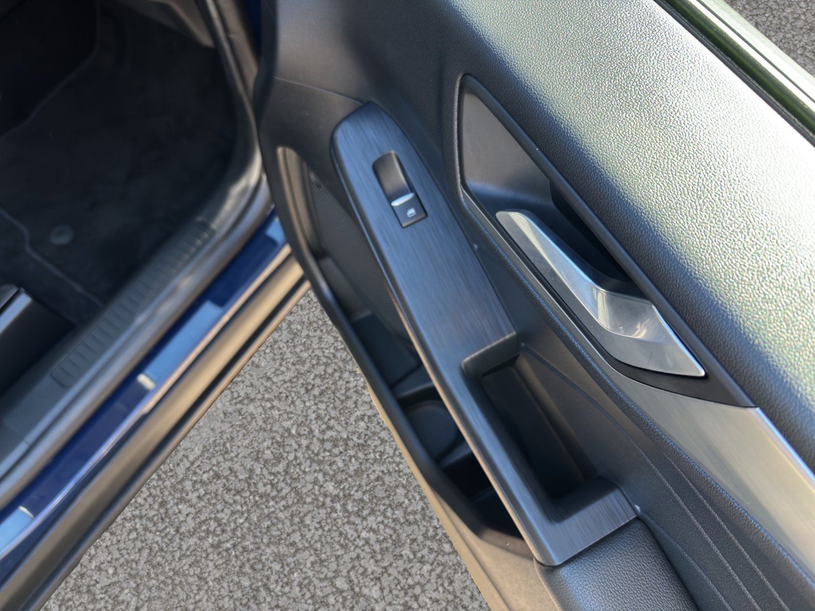 Fahrzeugabbildung Ford Kuga 2.5 PHEV Plug-In Hybrid Titanium