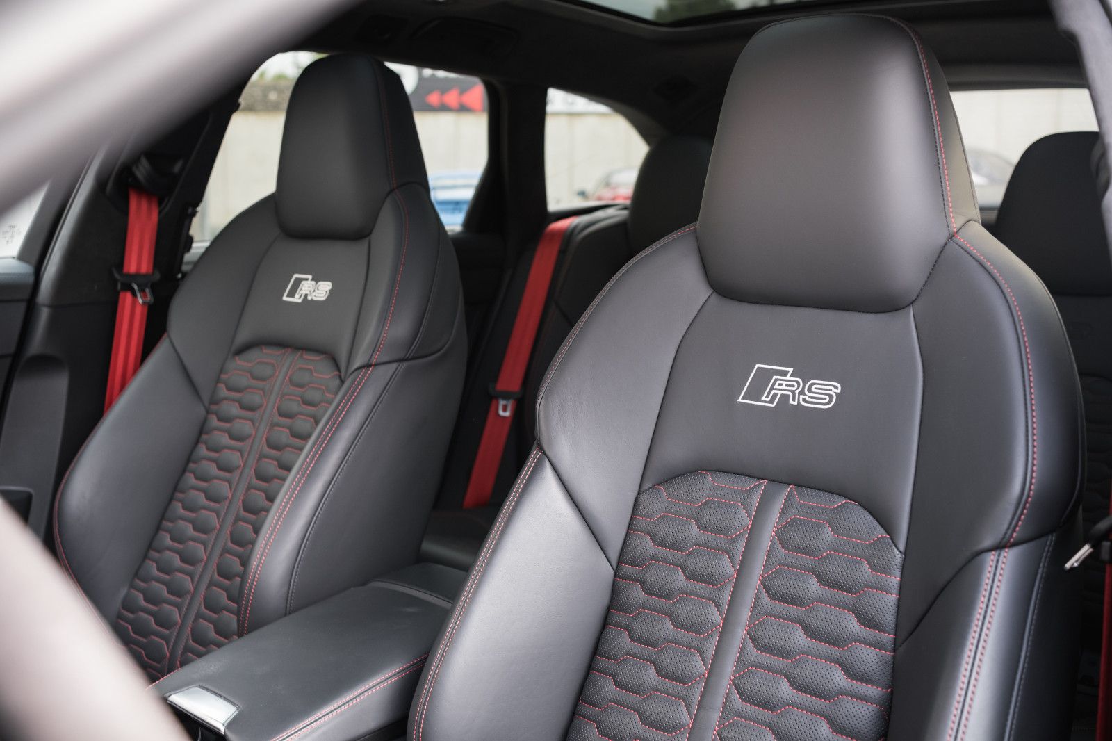 Fahrzeugabbildung Audi RS6 Avant-Sonderfarbe-Keramik-Bang&Olufsen
