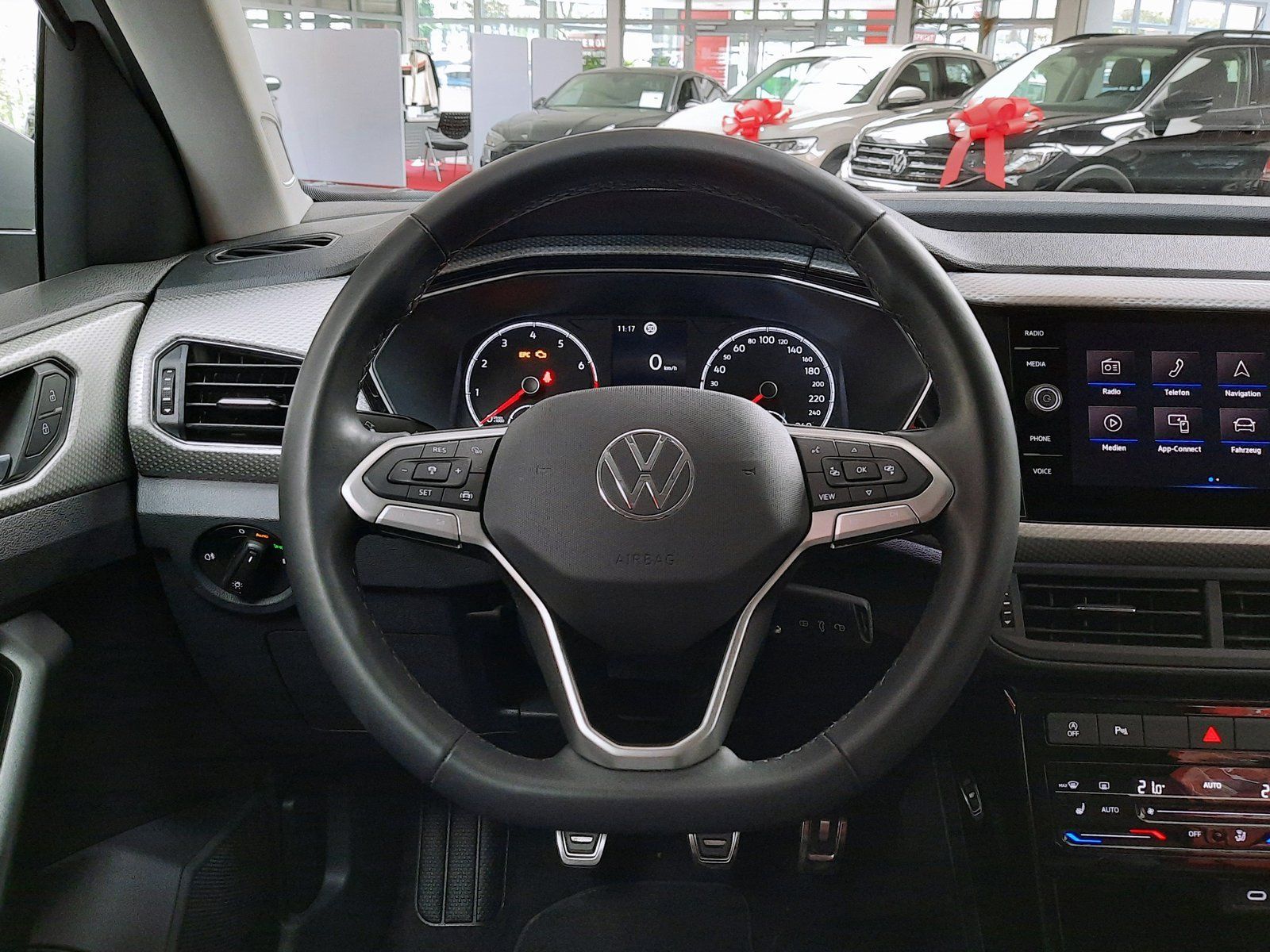 Fahrzeugabbildung Volkswagen T-Cross Move TSI *Navi*Einparkh.*Sitzhzg*App-Con