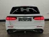 Mercedes-Benz E 220 d 4Matic T 9G-TRONIC AMG Line / Distr - Mercedes-Benz E 220: 4matic
