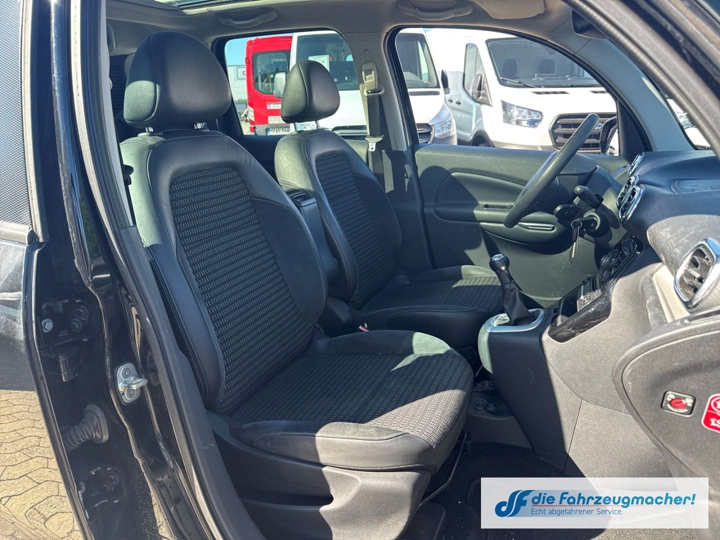 Fahrzeugabbildung Citroën C3 Picasso Exclusive 1,6HDi Pano TÜV 05/27 *EXPO