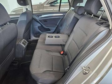 Volkswagen Golf - 9