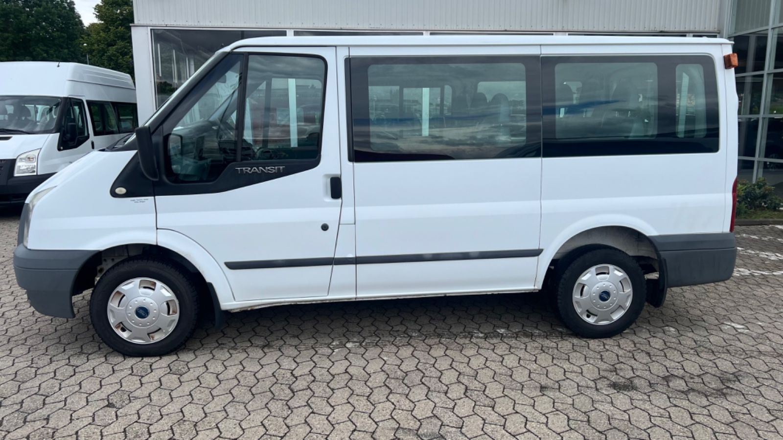 Fahrzeugabbildung Ford Transit Kombi FT 280 K Behindertengerecht *4268