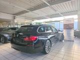 BMW 530d Touring xDrive Standheizung Kamera Bi-Xenon - BMW 530 aus 2011: Kombi, 530d