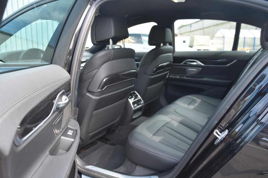 BMW 730