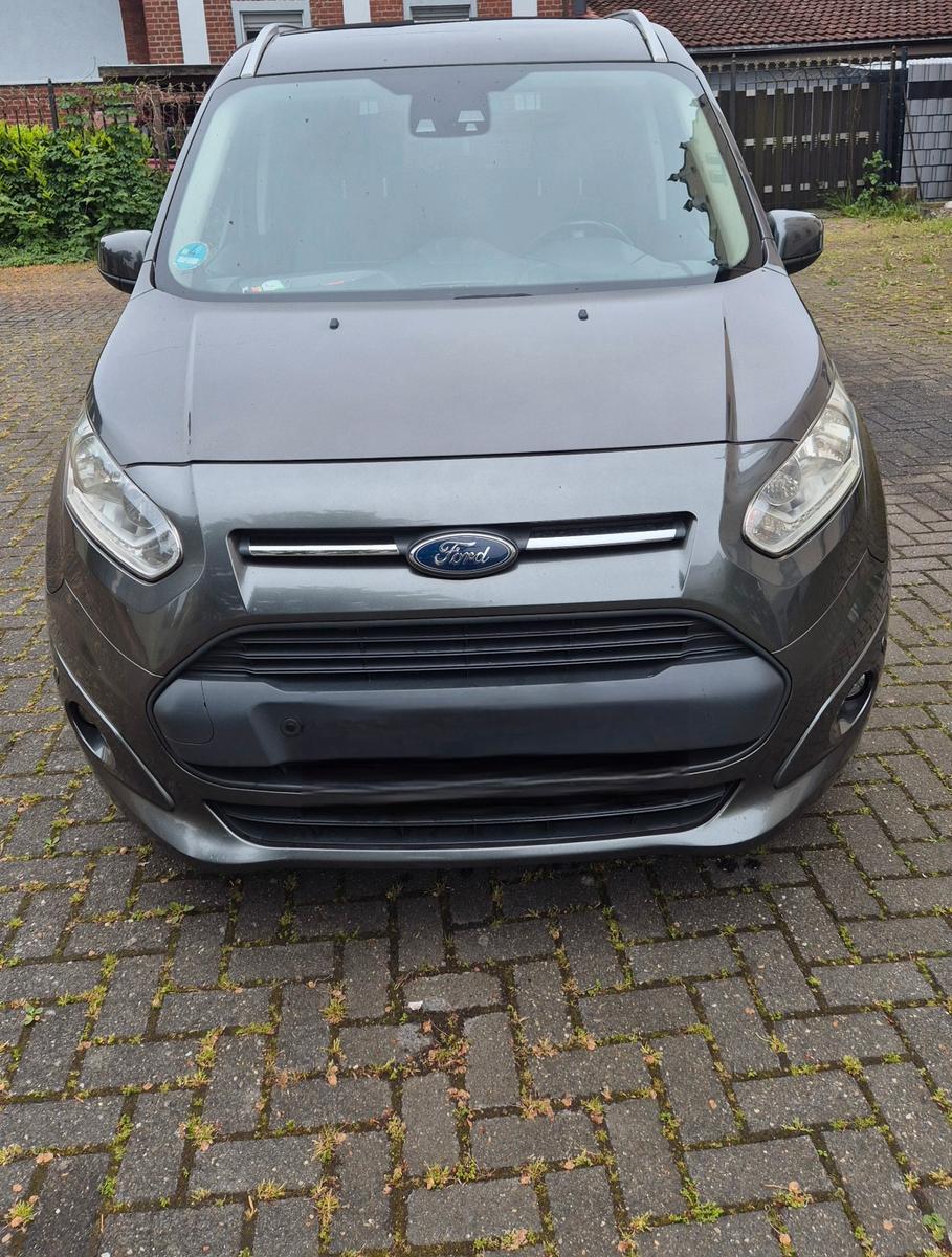 Ford Grand Tourneo