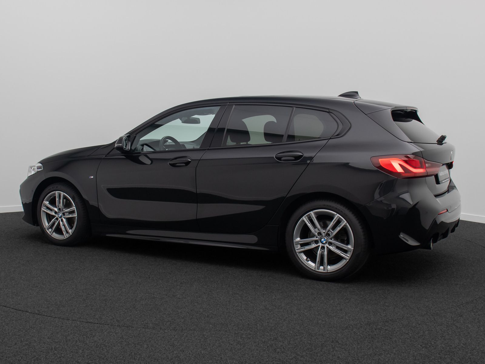 Fahrzeugabbildung BMW 118i M Sport HiFi Kamera DAB Panorama Komfort