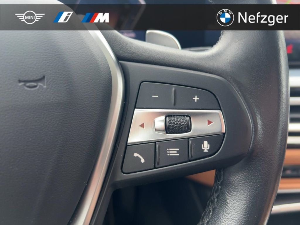 BMW 320 e xDrive Touring Navi Pano HiFi RFK Sportsit foto 17