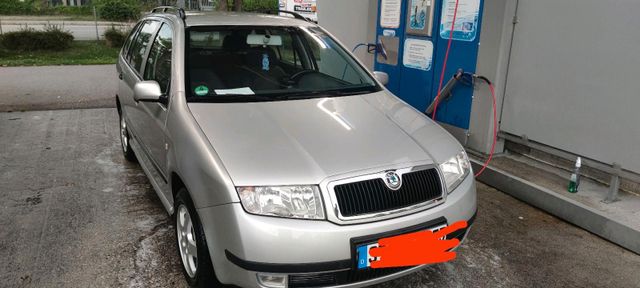 Skoda Fabia -WENIG KM, SCHEKHEFT-TÜV, Klim...