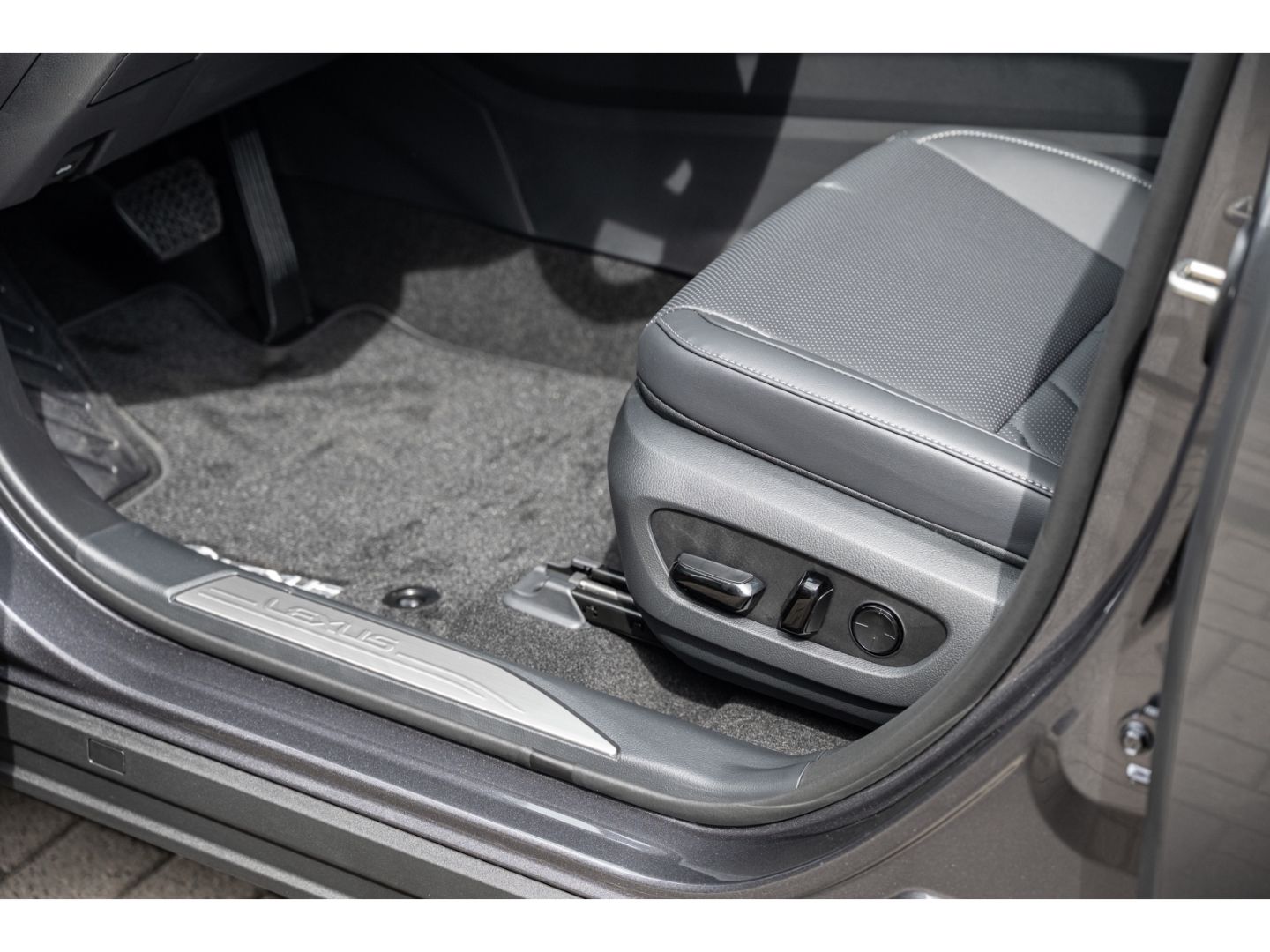 Lexus NX 450h - Bild 16