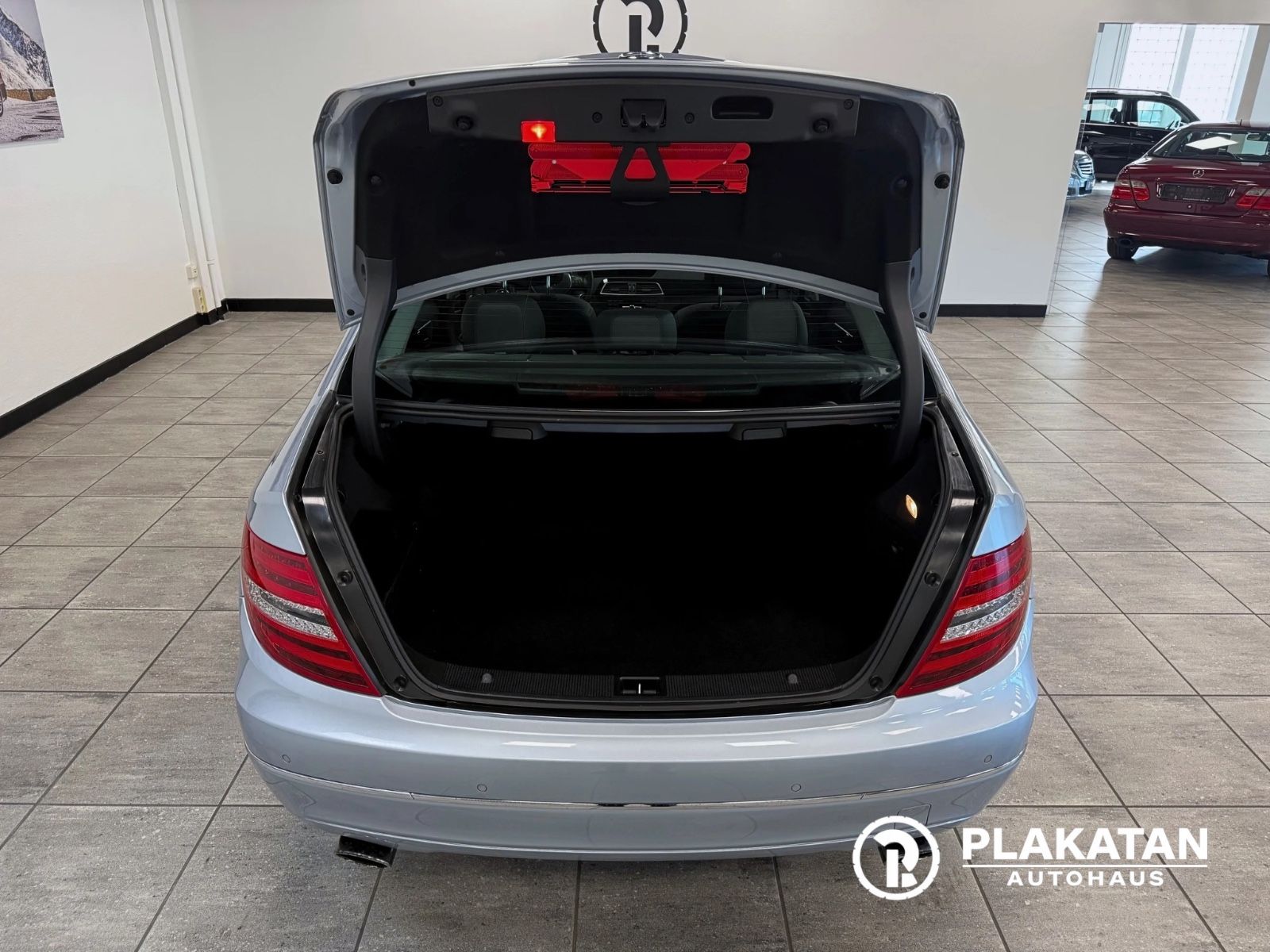 Fahrzeugabbildung Mercedes-Benz C 350 CDI Navi Tempomat Bi-Xenon MB-Service