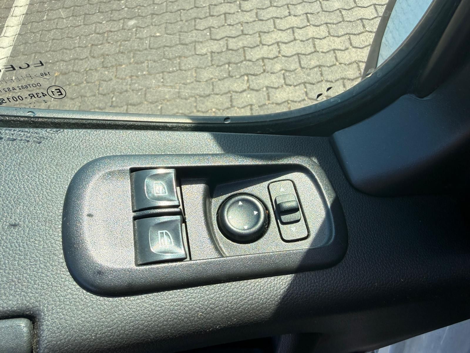 Fahrzeugabbildung Renault Master III Kasten L1H2 HKa 3,5t / MWST