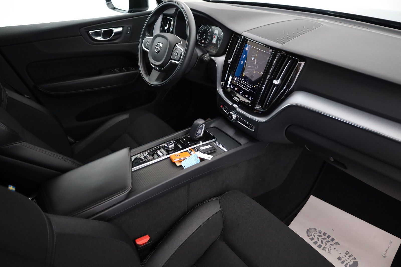 Fahrzeugabbildung Volvo XC60 Momentum Pro T.Leder,Navi,LED,Kamera,Apple