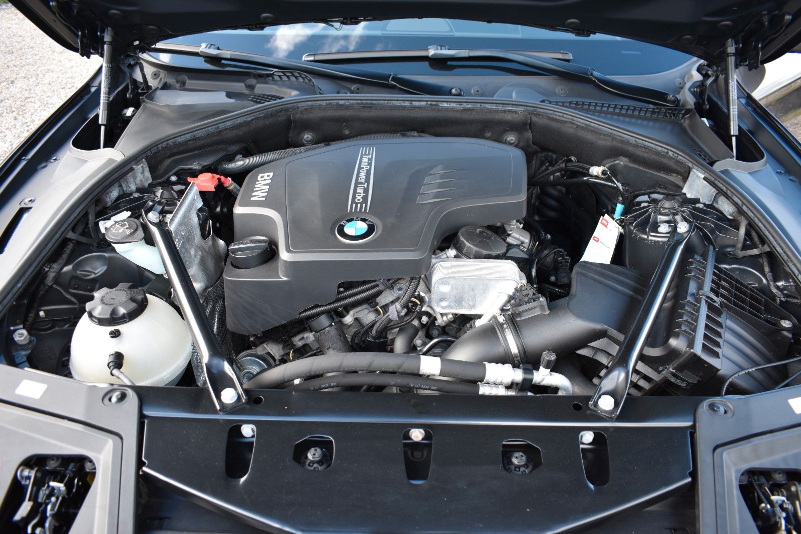 Fahrzeugabbildung BMW 520i Limo Autom. Navi Leder Xenon AHK GSD
