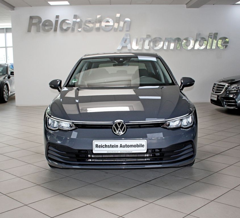 Volkswagen Golf VIII 1.0 TSI DSG Life NAVI LED ACC SITZHZG