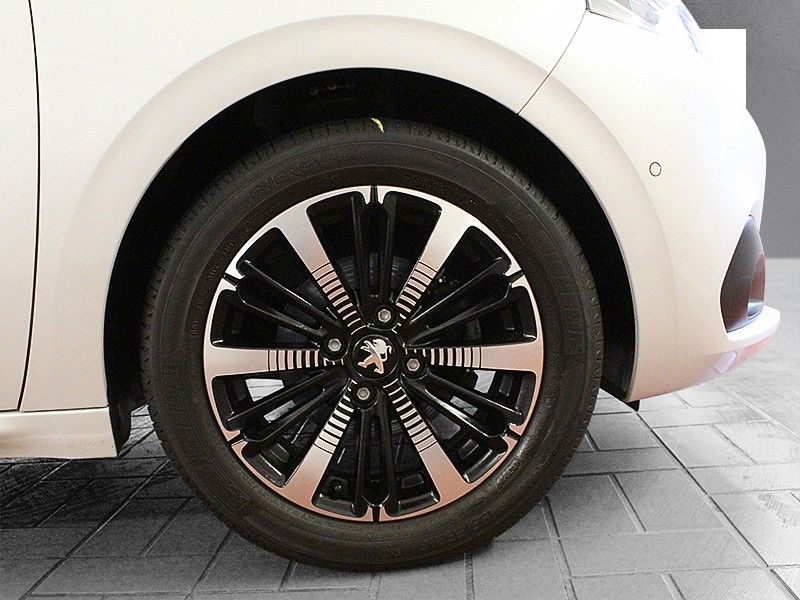 Fahrzeugabbildung Peugeot 208 PureTech 110 Edition Panoramadach*Sitzheizun
