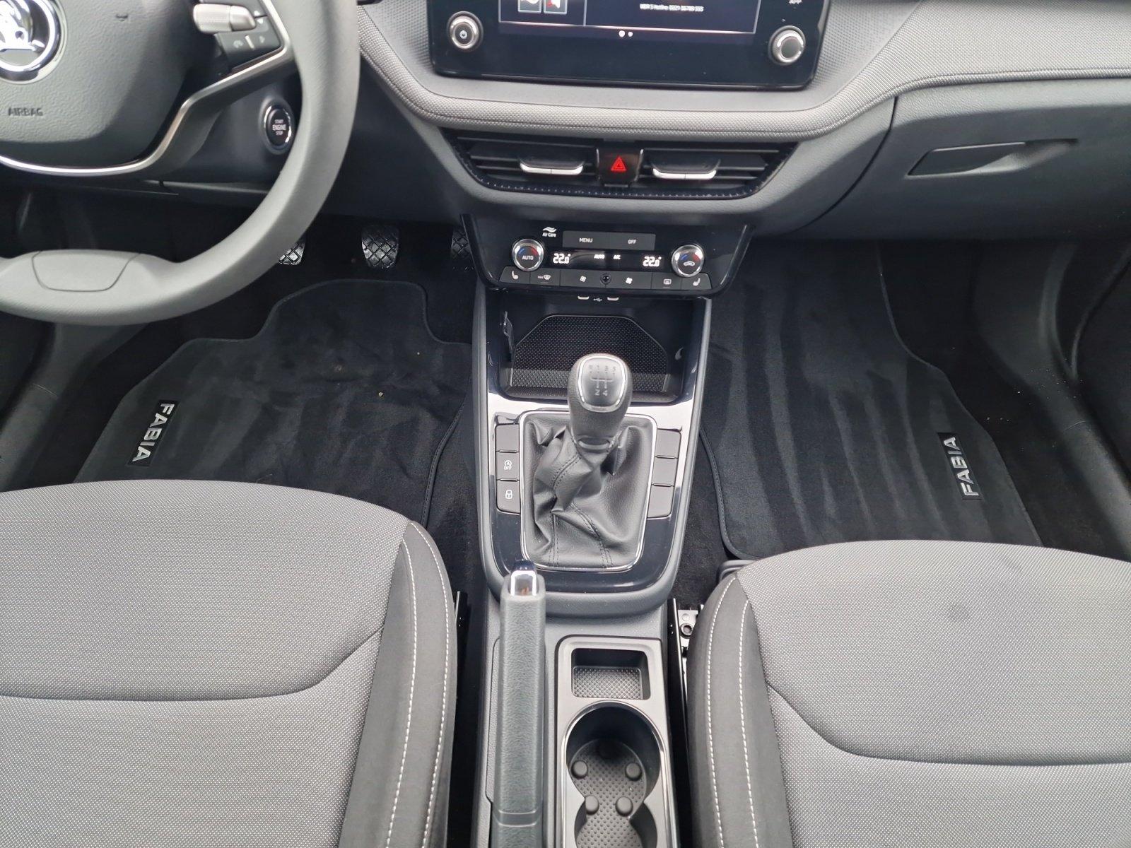 Skoda Fabia 1.0 TSI Selection LED CARPLAY SHZ PDC