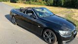 BMW E93 325i Cabrio - BMW 325 aus 2009: 325i