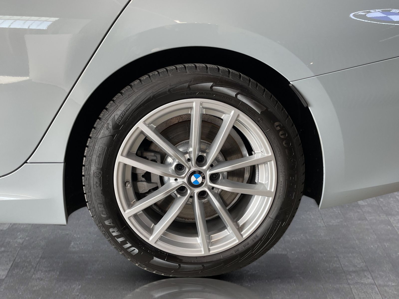 BMW 330 - Bild 11