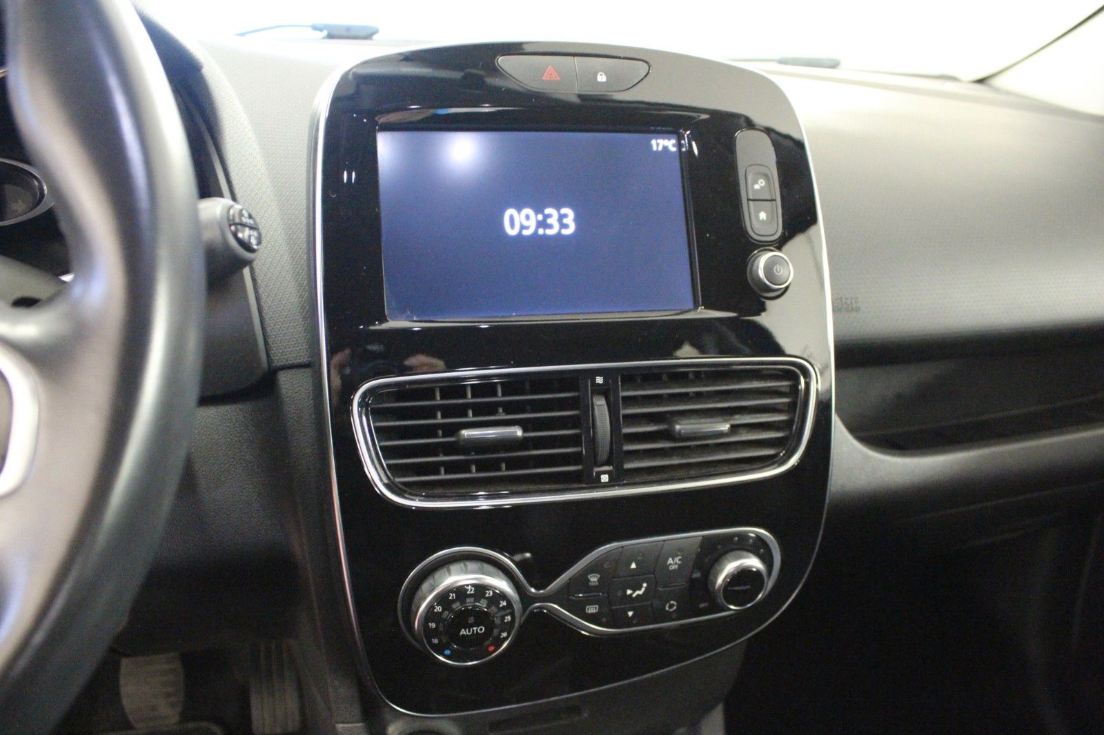 Fahrzeugabbildung Renault Clio TCe 90 Intens*Navi*Klima*PDC*